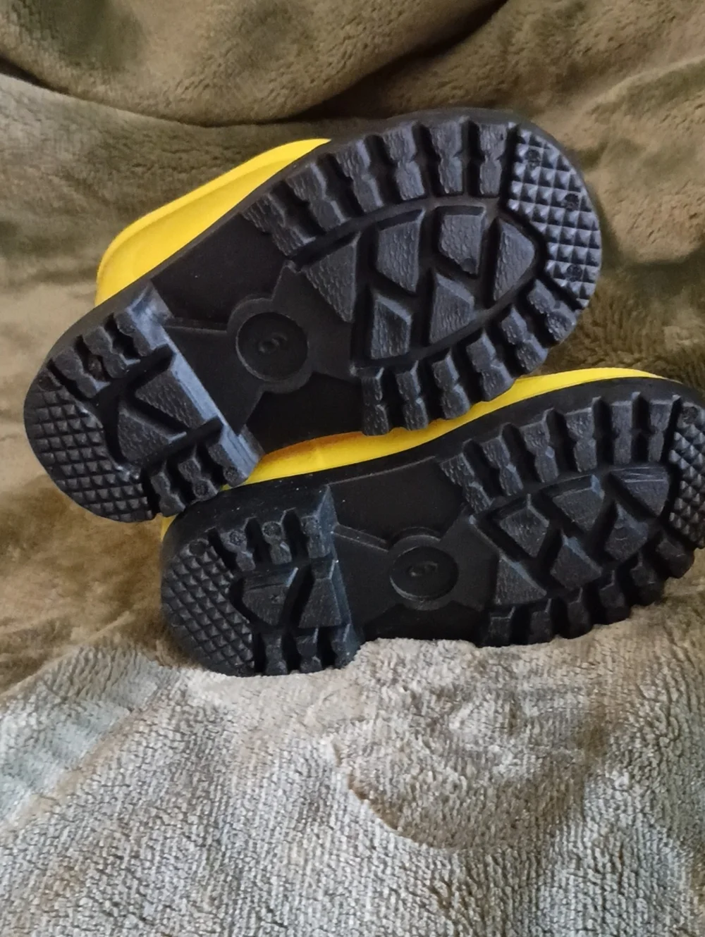 Falls Creek bold yellow